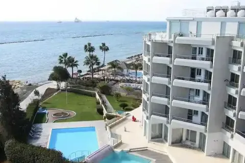 2 dormitorios Apartment en Germasogeia, Cyprus No. 32984 1