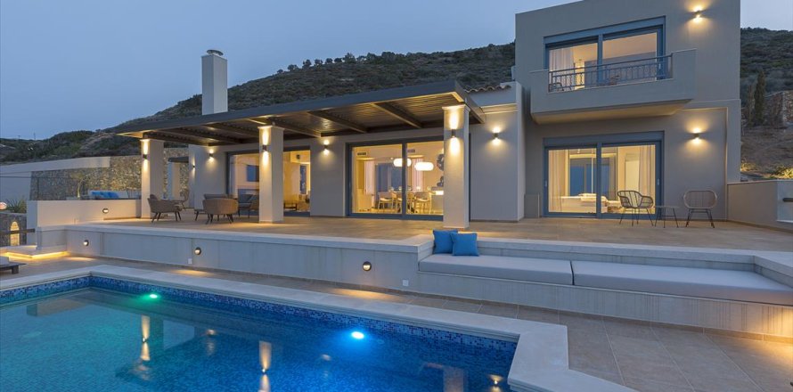 5 bedrooms Villa in Sitia, Greece No. 57483