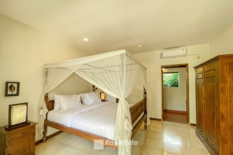 3 bedrooms Villa in Seminyak, Indonesia No. 22672 12