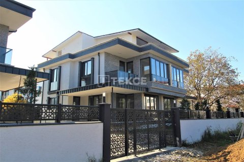 4+1 Villa in Cinarcik, Turkey No. 11787 26