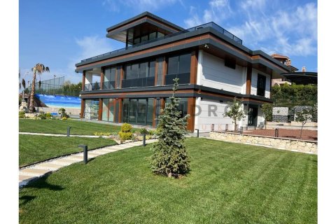 6+1 Villa à Bueyuekcekmece, Turkey No. 20225 6