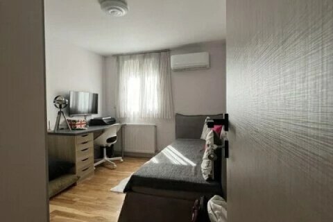 5 bedrooms Apartment in Athens, Greece No. 52863 3