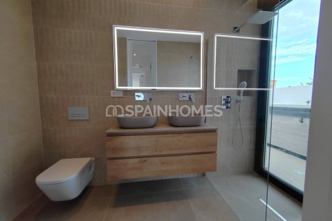 4 bedrooms Villa in Alicante, Spain No. 52858 30