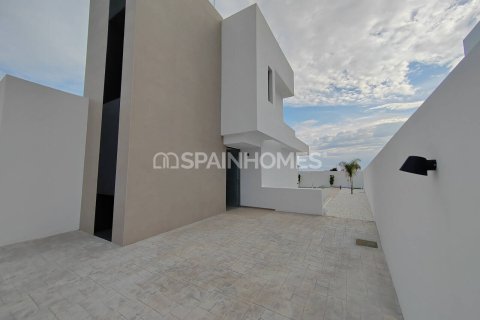 4 bedrooms Villa in Alicante, Spain No. 52858 22