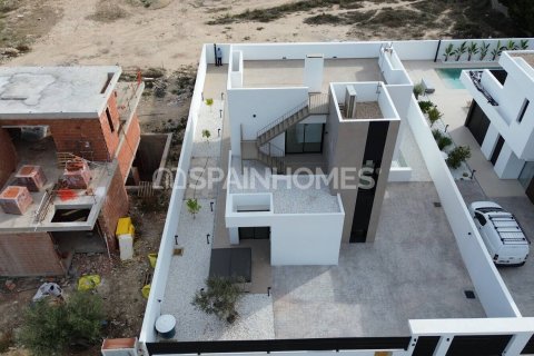 4 bedrooms Villa in Alicante, Spain No. 52858 11