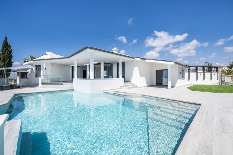 5 dormitorios Villa en Paphos, Cyprus No. 37525 1