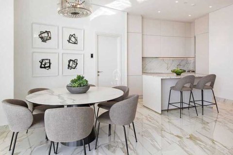 3 bedrooms Apartment in Limassol, Cyprus No. 77584 9