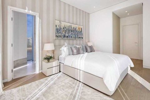 3 bedrooms Apartment in Limassol, Cyprus No. 77584 11