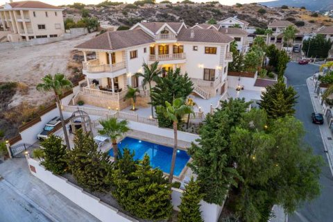 6 bedrooms Villa in Mouttagiaka, Cyprus No. 31002 5