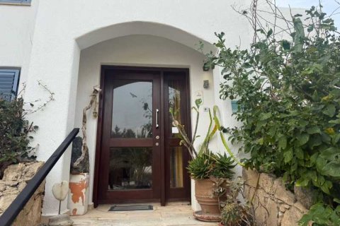 5 bedrooms House in Chloraka, Cyprus No. 74841 3