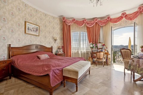 6 dormitorios House en Antibes, France No. 68031 9