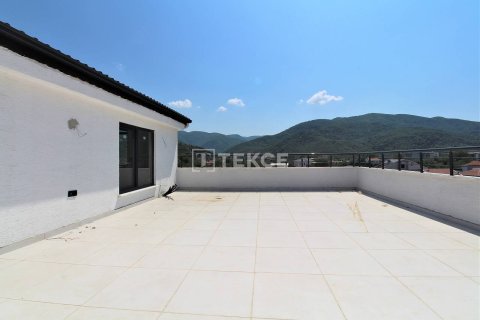 3+1 Apartment in Cinarcik, Turkey No. 11328 14