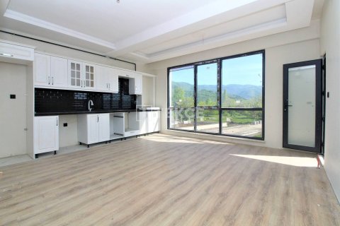 3+1 Apartment en Cinarcik, Turkey No. 11328 9