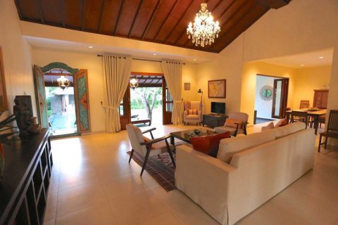 3 bedrooms Villa in Kerobokan, Indonesia No. 22989 6