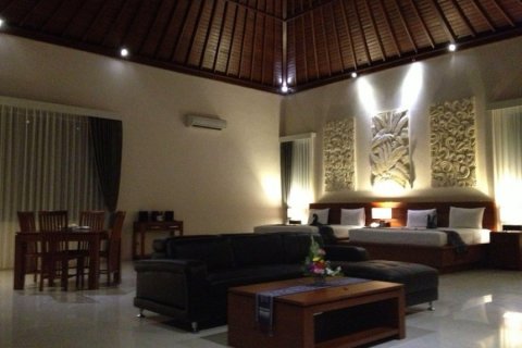 7 bedrooms Villa in Ketewel, Indonesia No. 22953 2