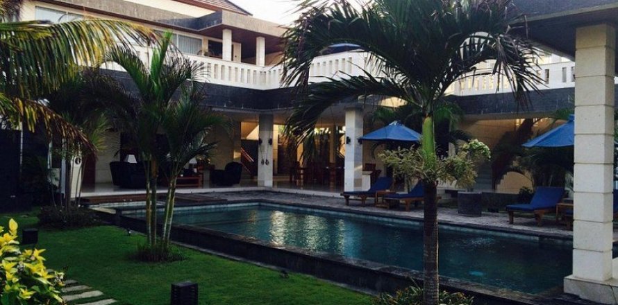 7 bedrooms Villa in Ketewel, Indonesia No. 22953