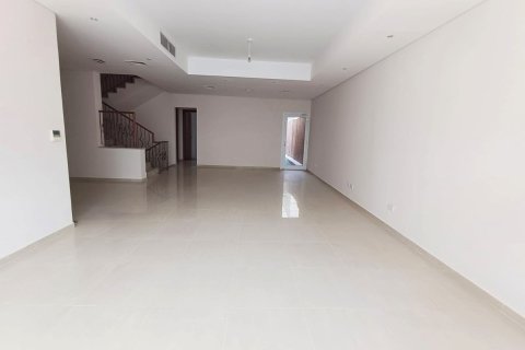 4 bedrooms Townhouse in Khalifa City, UAE No. 6696 1