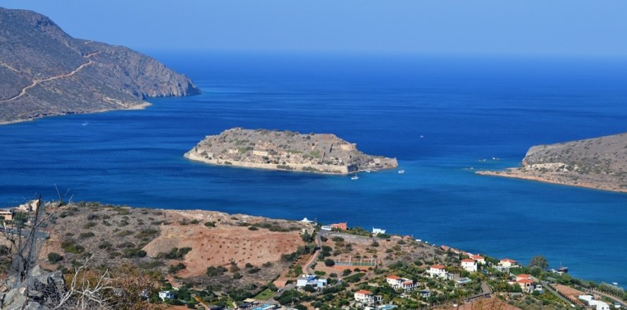 40000m² Land in Agios Nikolaos, Greece No. 57902