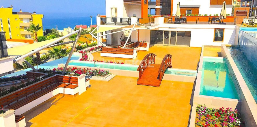 4+1 Apartment en Kusadasi, Turkey No. 70491