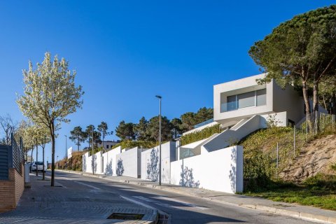 6 dormitorios House en Cabrils, Spain No. 25782 3