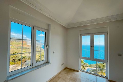 5+1 Apartment en Gazipasa, Turkey No. 14169 27