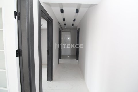 3+1 Apartment in Istanbul, Turkey No. 12498 27