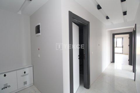 3+1 Apartment in Istanbul, Turkey No. 12498 28