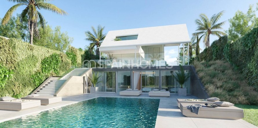 7 bedrooms Villa in Fuengirola, Spain No. 25660