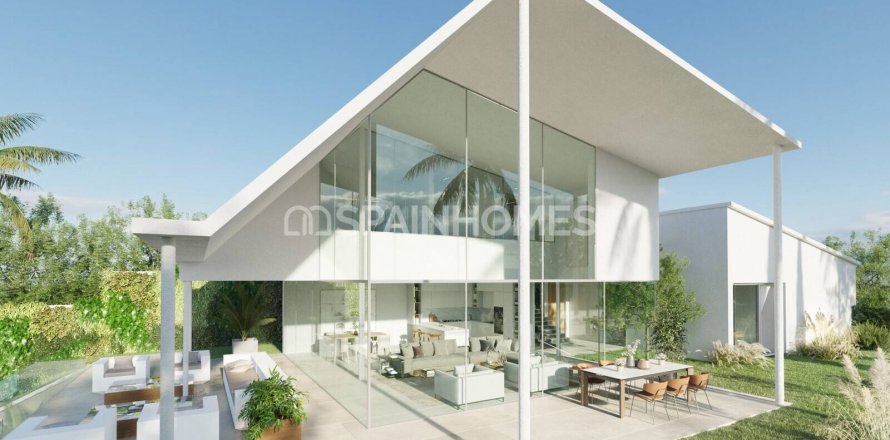 7 bedrooms Villa in Fuengirola, Spain No. 25660