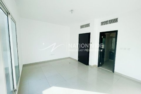 2 bedrooms Villa in Abu Dhabi, UAE No. 3304 6