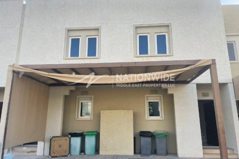 2 bedrooms Villa in Abu Dhabi, UAE No. 3304 1