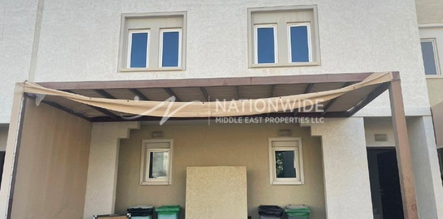 2 bedrooms Villa in Abu Dhabi, UAE No. 3304