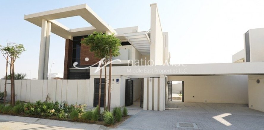 4 dormitorios Villa en  Yas Island, UAE No. 3244