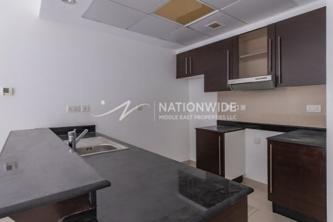 2 bedrooms Villa in Abu Dhabi, UAE No. 3236 4