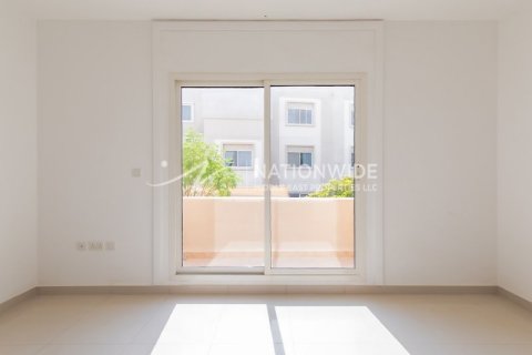 2 dormitorios Villa en Abu Dhabi, UAE No. 3236 6