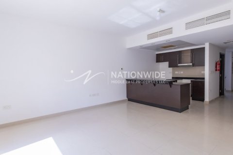 2 bedrooms Villa in Abu Dhabi, UAE No. 3236 11