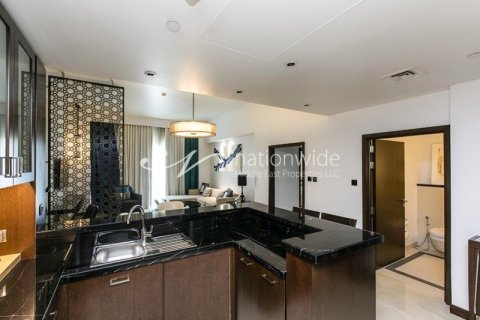 3 bedrooms Apartment in Abu Dhabi, UAE No. 3237 2