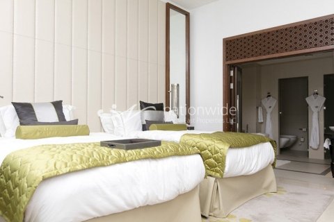 3 bedrooms Apartment in Abu Dhabi, UAE No. 3237 7