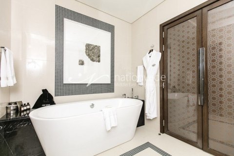 3 bedrooms Apartment in Abu Dhabi, UAE No. 3237 6