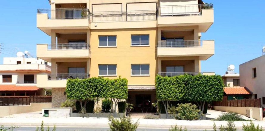 693m² Commercial property en Limassol, Cyprus No. 51360