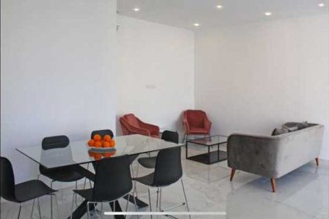 2 dormitorios Apartment en Germasogeia, Cyprus No. 43565 6