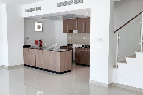 3 bedrooms Villa in Al Samha, UAE No. 4015 9