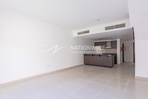 3 bedrooms Villa in Abu Dhabi, UAE No. 4054 4