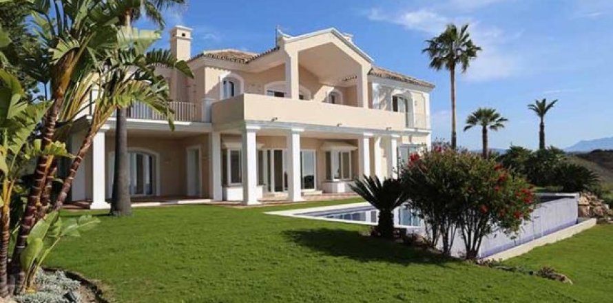 5 dormitorios House en Estepona, Spain No. 25278