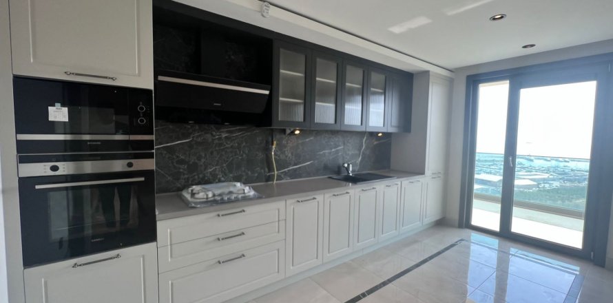 3+1 Apartment in Istanbul, Turkey No. 15310