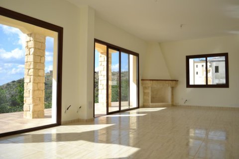 3 bedrooms Villa in Paphos, Cyprus No. 49861 4