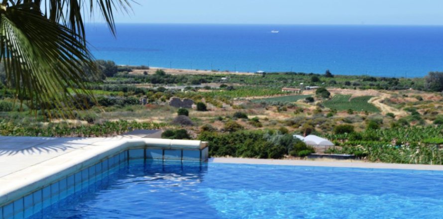 3 bedrooms Villa in Paphos, Cyprus No. 49861