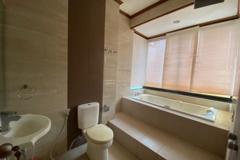 4 bedrooms House in Denpasar, Indonesia No. 22786 11