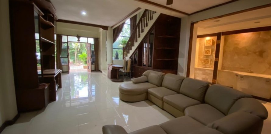 4 bedrooms House in Denpasar, Indonesia No. 22786