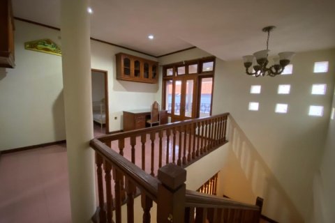 4 bedrooms House in Denpasar, Indonesia No. 22786 12